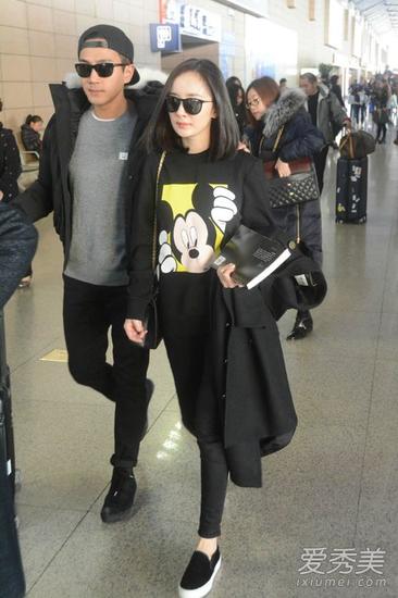 杨幂街拍搭配 春天穿什么她帮你想好了 导语:杨