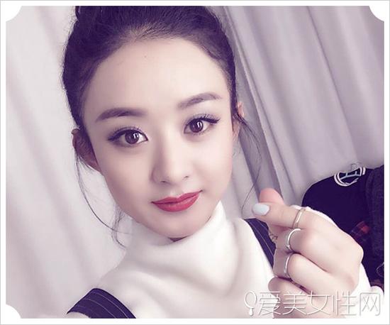 赵丽颖曝《青云志》片场照 肌肤好到掐出水 导