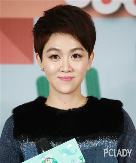 志玲姐姐花样旅途似少女 发品完爆青丘狐小鲜