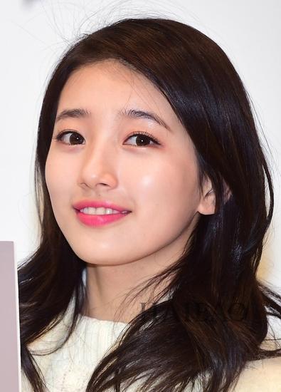 裴秀智 (Bae Suzy)