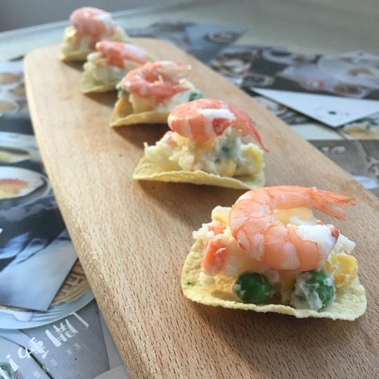 你与完美下午茶之间只差一顿鲜虾薯片沙拉的距