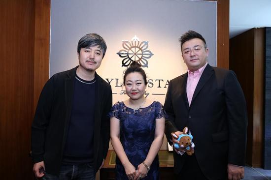 艺术家于进江先生，锡兰之星珠宝创始人刘旭，广誉远市场总监李国豪