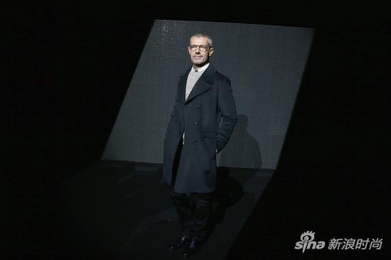 Ա-ɭLambert Wilson