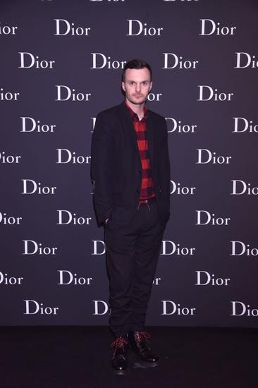 1. Dior Homme创意总监克里斯·凡·纳什(Kris Van Assche)