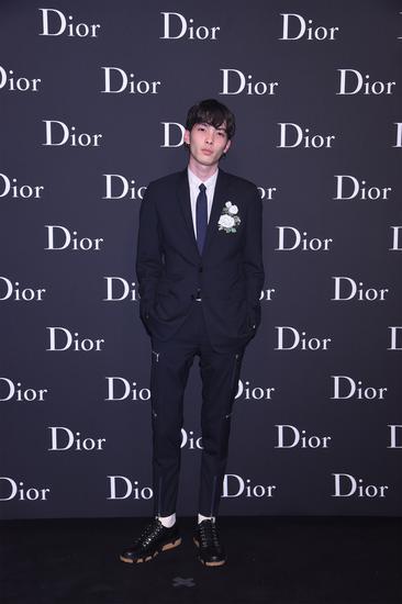 7. 日本著名男模守屋光治(Koji Moriya)身着Dior Homme2016夏季系列出席香港发布秀