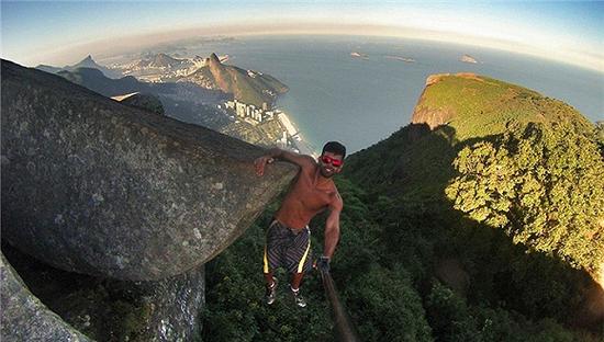 Pedra da Gavea巴西里约热内卢郊外海边的一座山