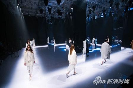 U\/TI秀场演绎时尚运动风|时装周|服装|潮流_新浪时尚_新浪网