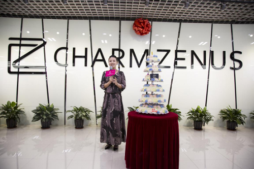 CHARM ZENUS瓷妆闪耀一周年 绽放新彩|CHARM ZENUS|瓷妆_新浪时尚_新浪网