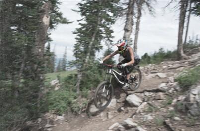 Skullcandy运动耳机XTfree 及XTplyo全新上市|S