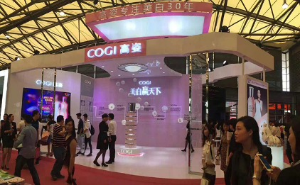 不仅如此，高姿还强势冠名了2016中国化妆品零售业大