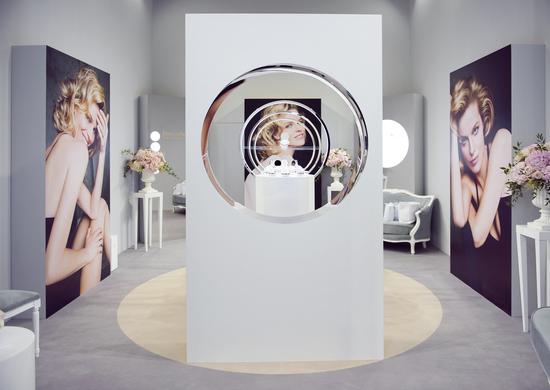 Dior迪奥梦幻美肌气垫修颜霜产品展示区域