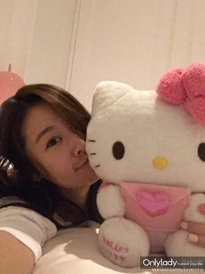 玩偶更是每天陪睡。