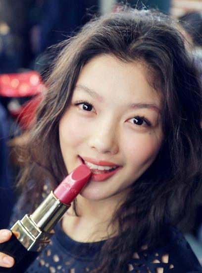 005ADRGojw1eqr8zssmt9j30f00lz77h