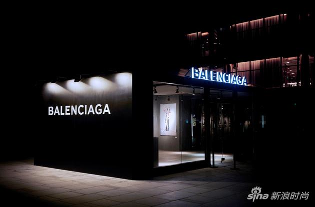 BALENCIAGA《TRANSLATION》摄影展