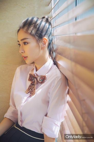 Angelababy΢΢һЦǡд