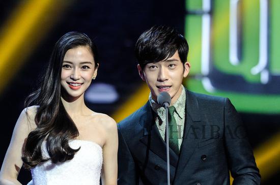 Angelababy、井柏然亮相2015爱奇艺尖叫之夜颁奖盛典