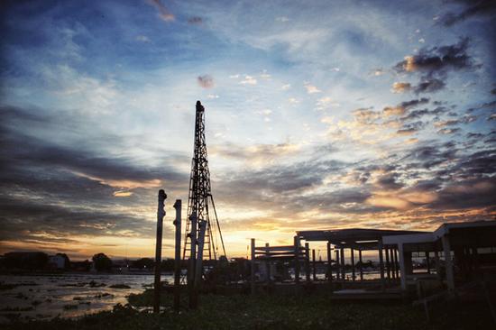 湄南河的日落感动人心，The Jam Factory 就坐落在湄南河西岸
