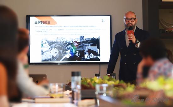 HAUTLENCE 豪朗时品牌CEO Sandro Reginelli 先生为大家作品牌介绍