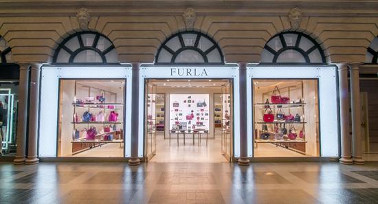 FURLA全新店铺于澳门巴黎人购物中心盛大开幕