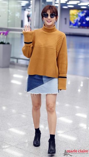 韩国演员朴素丹抵达金海国际机场