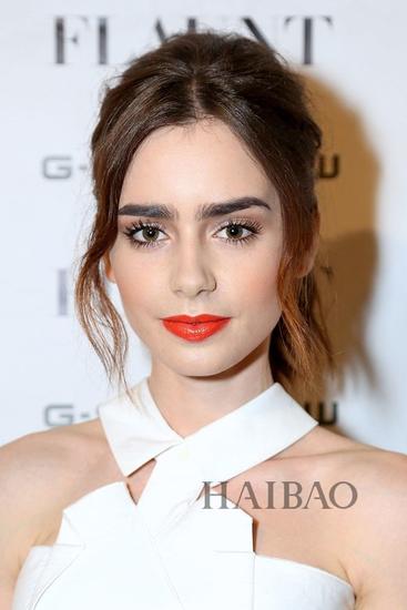 莉莉·柯林斯(Lily Collins)