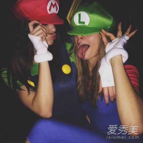 肯达尔-詹娜和卡拉迪乐芬妮Kendall Jenner And Cara Delevingne