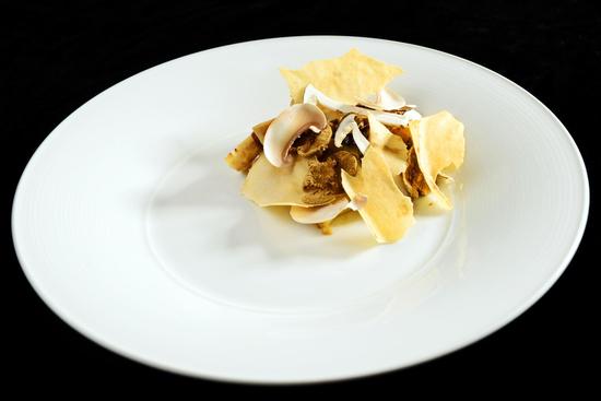 希腊橄榄配土豆团子-牛肝菌及什锦蘑菇