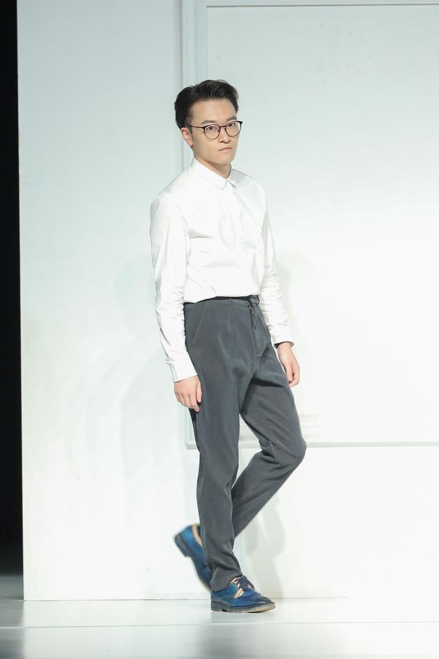 "near white"白衬衫设计师团队专访:up精神不能少