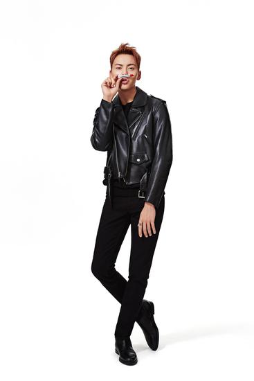 美宝莲纽约添重磅新成员 全能艺人陈伟霆魅力开撩|美宝莲|唇膏_新浪时尚_新浪网