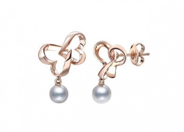 相似款推荐:Mikimoto 珍珠耳环