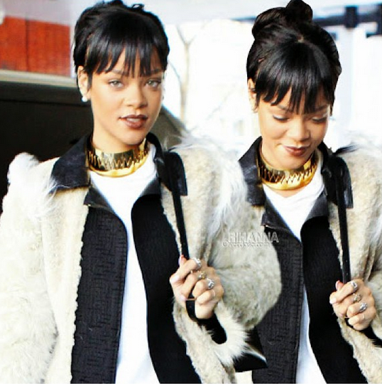 Rihanna用这件金色锯齿短项链搭配毛毛外套,这样的特别版Choker还真是撞不起来。