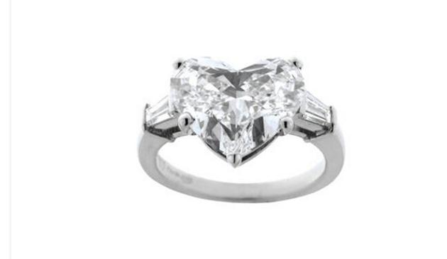 宝格丽高级珠宝系列铂金心型切割钻石戒指
