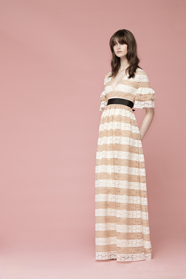 条纹蕾丝连衣裙 € 1,979