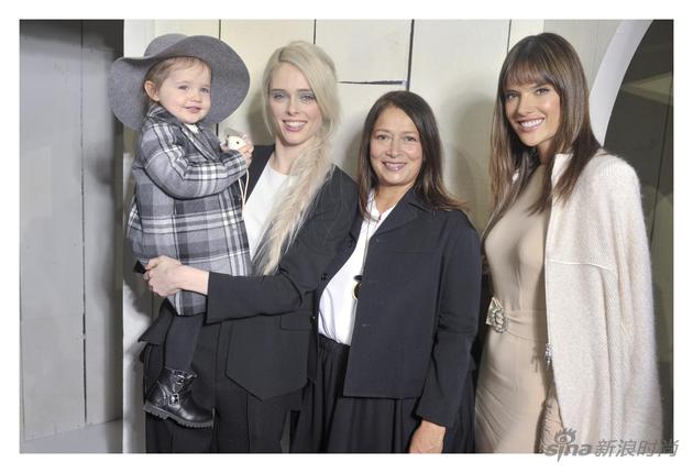 超模Alessandra Ambrosio及Coco Rocha与女儿及Christine Innamorato