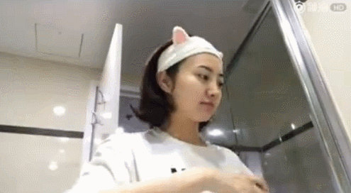 景老师保养教学Step8:敷上面膜我们去聊天吧