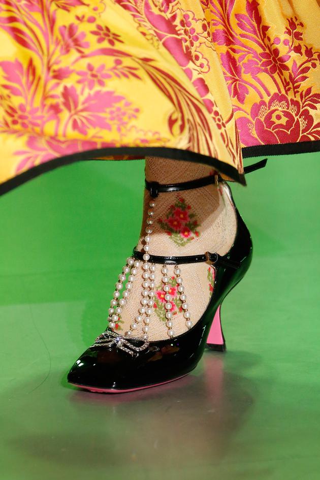 米兰时装周 Gucci 2017秋冬系列珍珠装饰高跟鞋