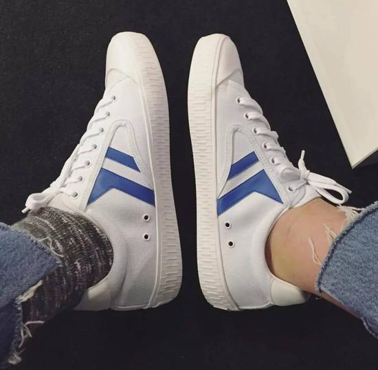 大飞:活久见,CELINE新款小白鞋和回力撞鞋了