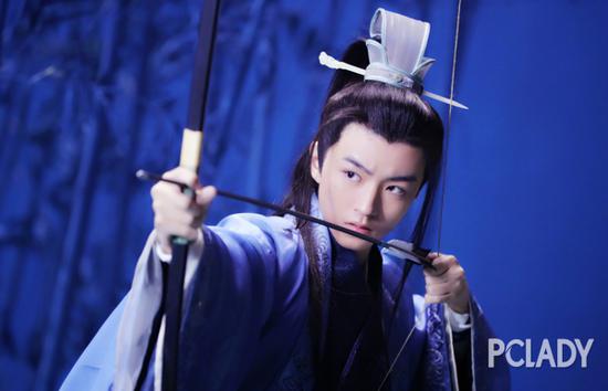 大年夜肌底透出光彩