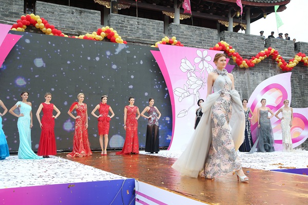 上一届中国（潮州）国际婚纱礼服周盛况