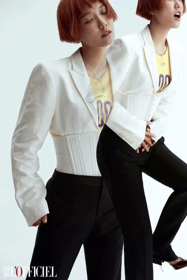 王珞丹叛逆登《时装》五月刊封面，演绎帅气女孩街头风。