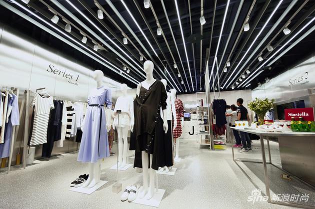 女装设计师品牌Siastella北京朝阳大悦城店荣耀