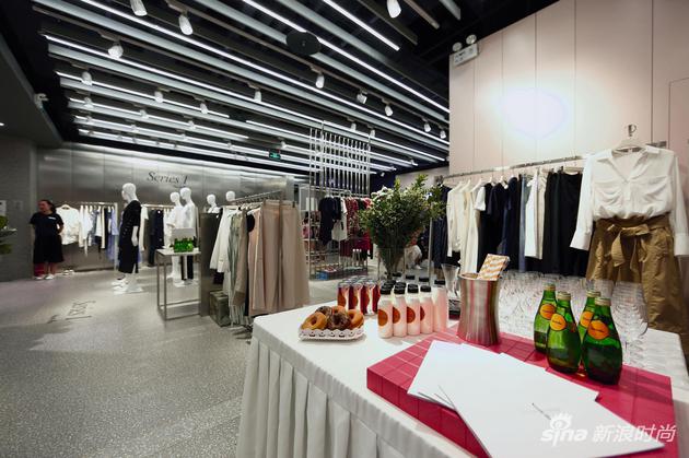 女装设计师品牌Siastella北京朝阳大悦城店荣耀