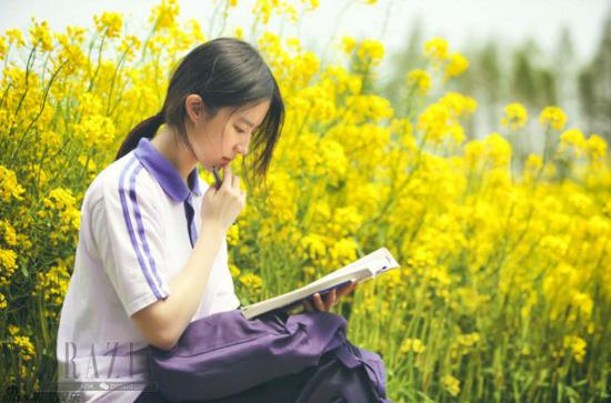 当仙女刘亦菲穿上校服,分分钟化身“校服女神”迷倒世人。