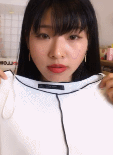 @ Dolly王丛丛 试用Nars 时尚经典唇膏shanghaiexpress,建议搭配简单服饰