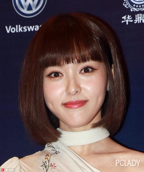 唐嫣的苹不雅肌饱满又挺拔