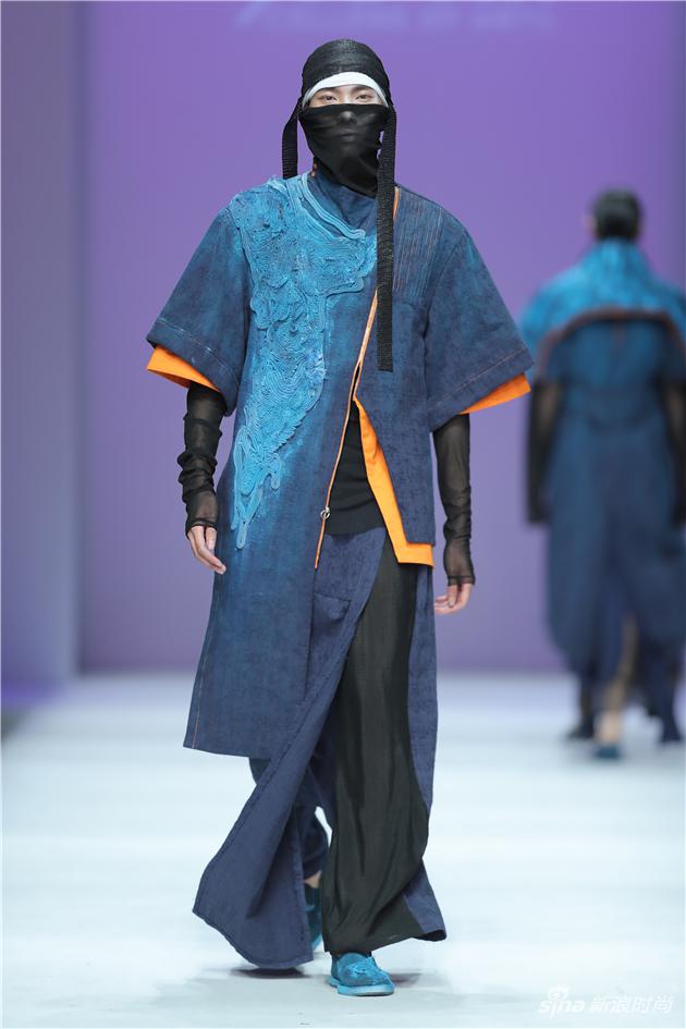 曾能展