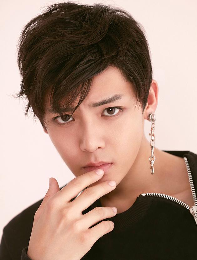 简谱侯明昊_侯明昊手机壁纸(3)