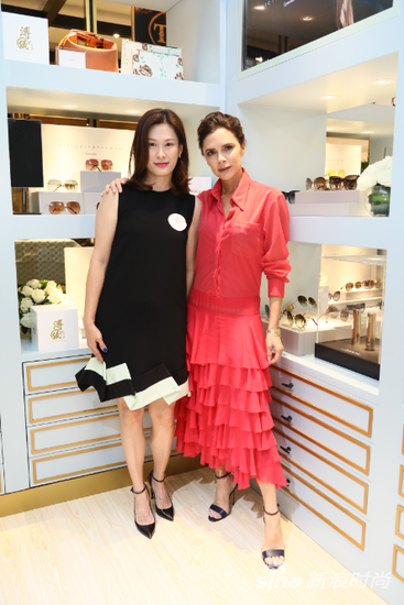 溥仪衣橱眼镜展 VICTORIA BECKHAM专场(图3) Victoria Beckham, 溥仪眼镜集团董事总经理邱子茵小姐