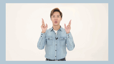 Step3 手指弯曲，用大拇指扣住下巴，指关节往耳侧提拉，别忘了重复3-10次哦。