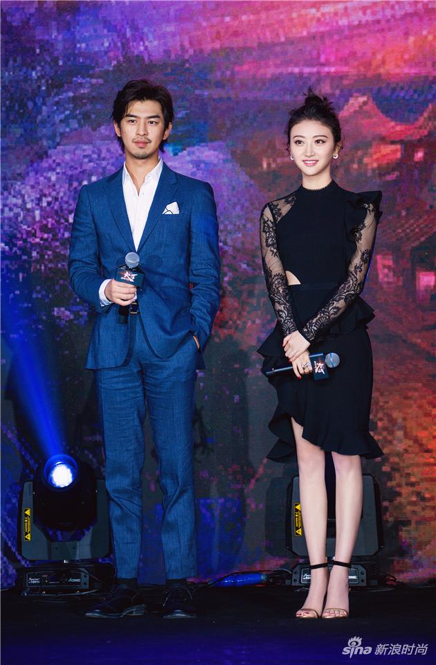 景甜现场与陈柏霖俏皮互动